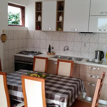 Guest house Mijic 743 Razanj